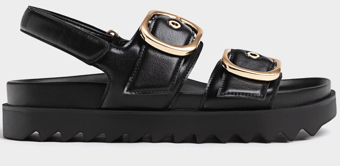 Sandalias planas con hebillas