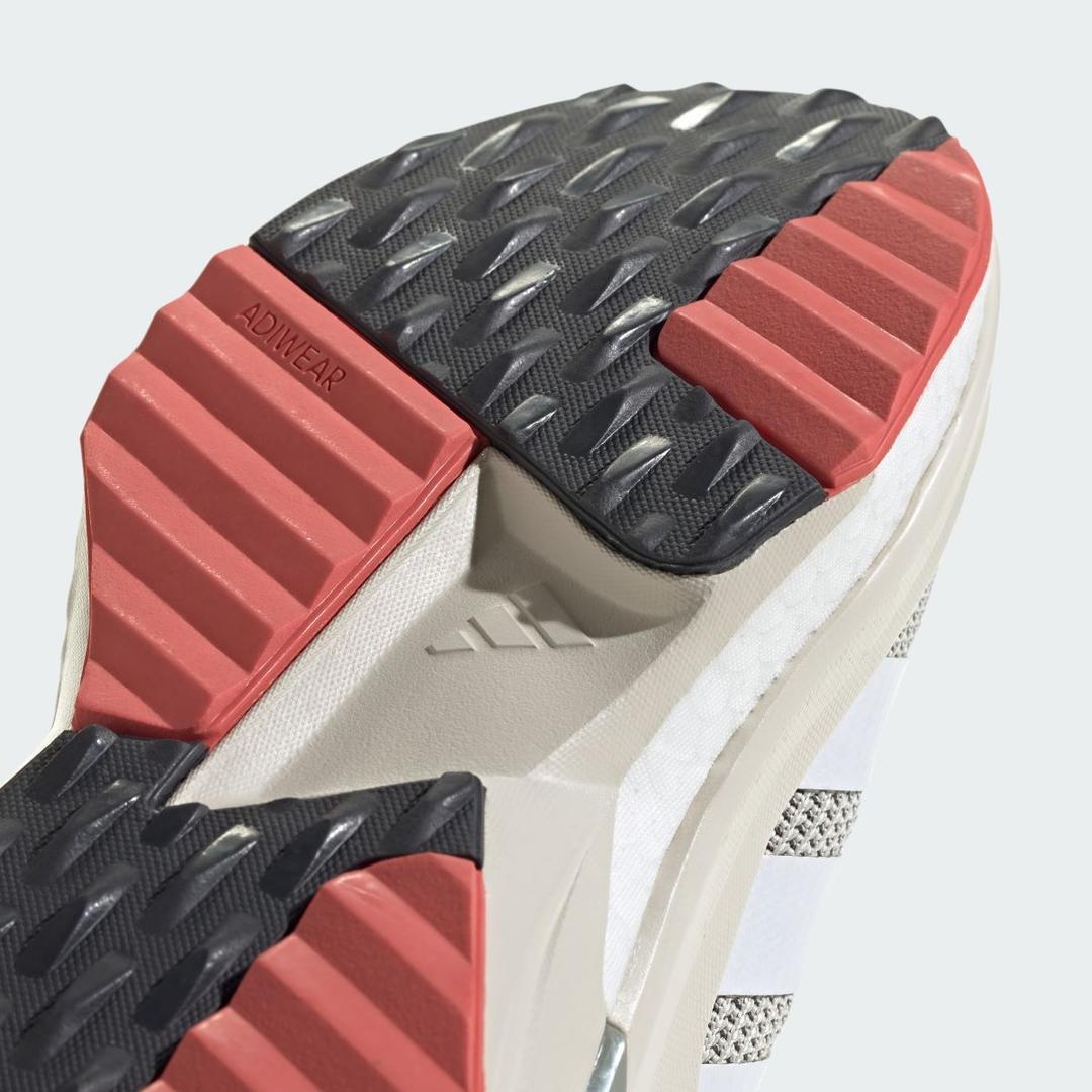 Suela Adiwear en las zapatillas Adidas Avryn_X