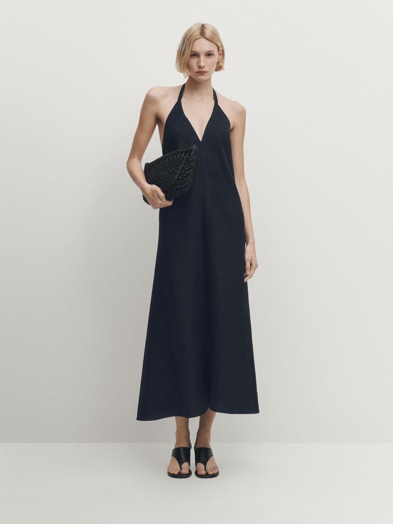 El vestido de tirantes con espalda abierta de Massimo Dutti