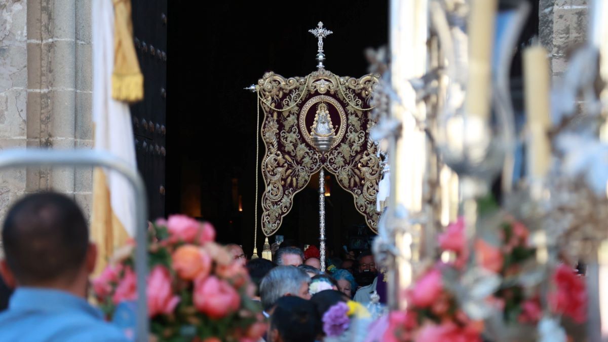 Simpecado de la Hermandad del Rocío de Jerez | Cristo García