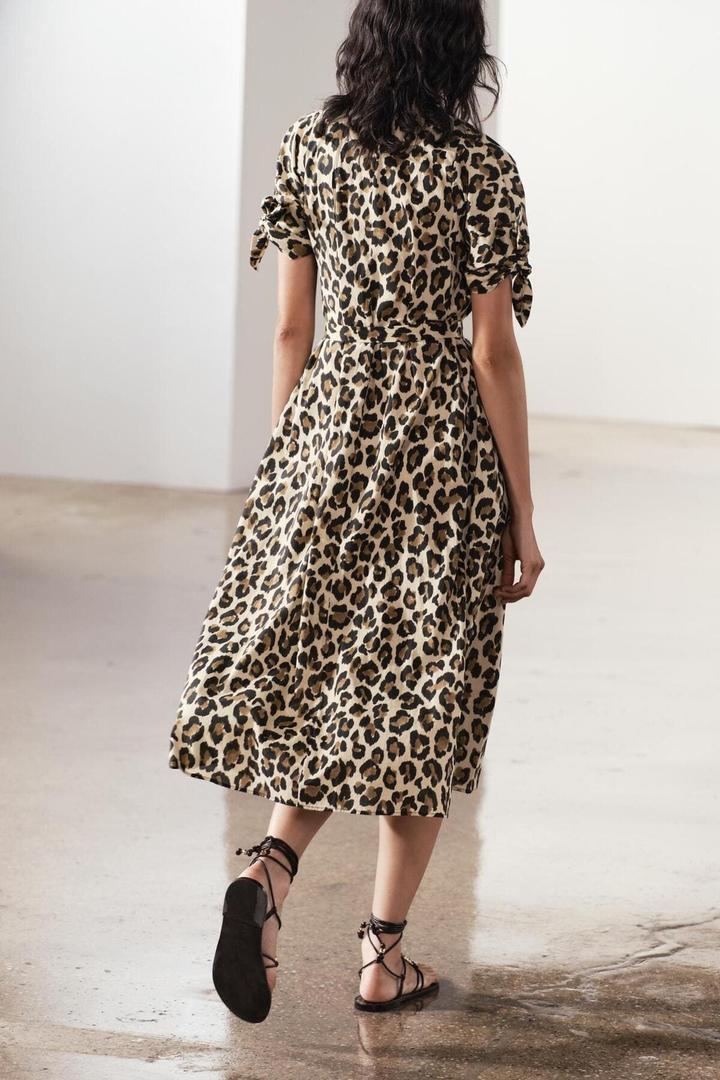 El vestido camisero con estampado animal ZW Collection de Zara