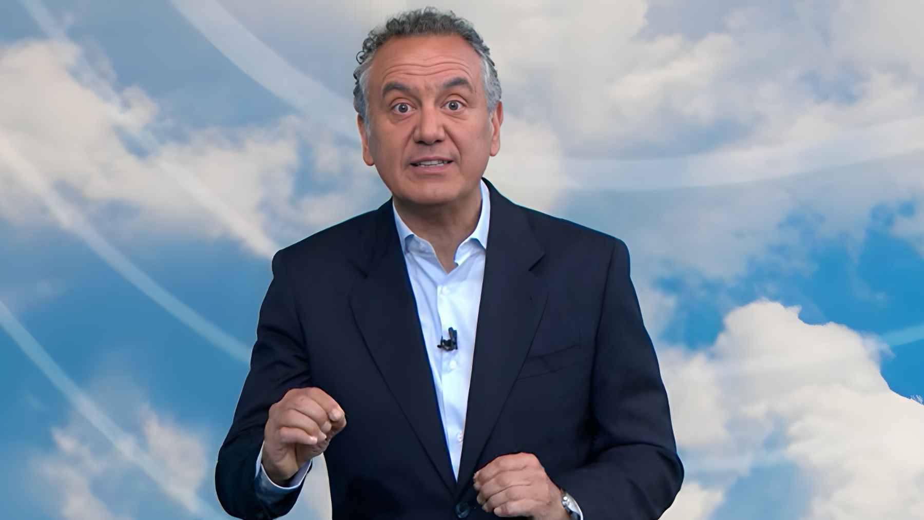 Roberto Brasero anuncia el tiempo en Antena 3