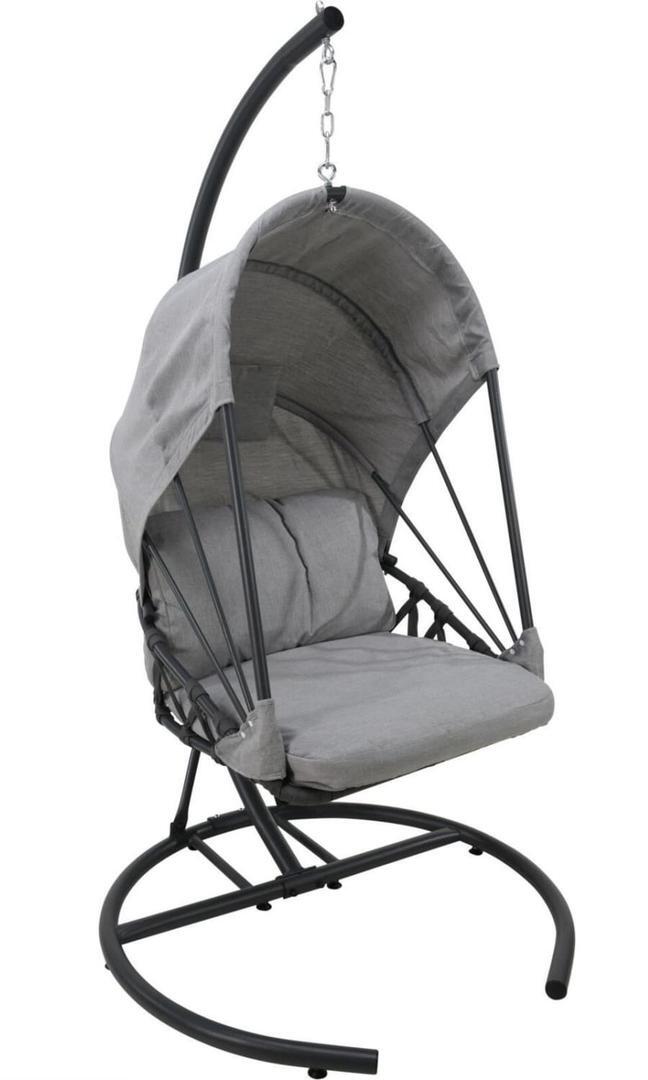 La silla colgante plegable de color gris de Carrefour