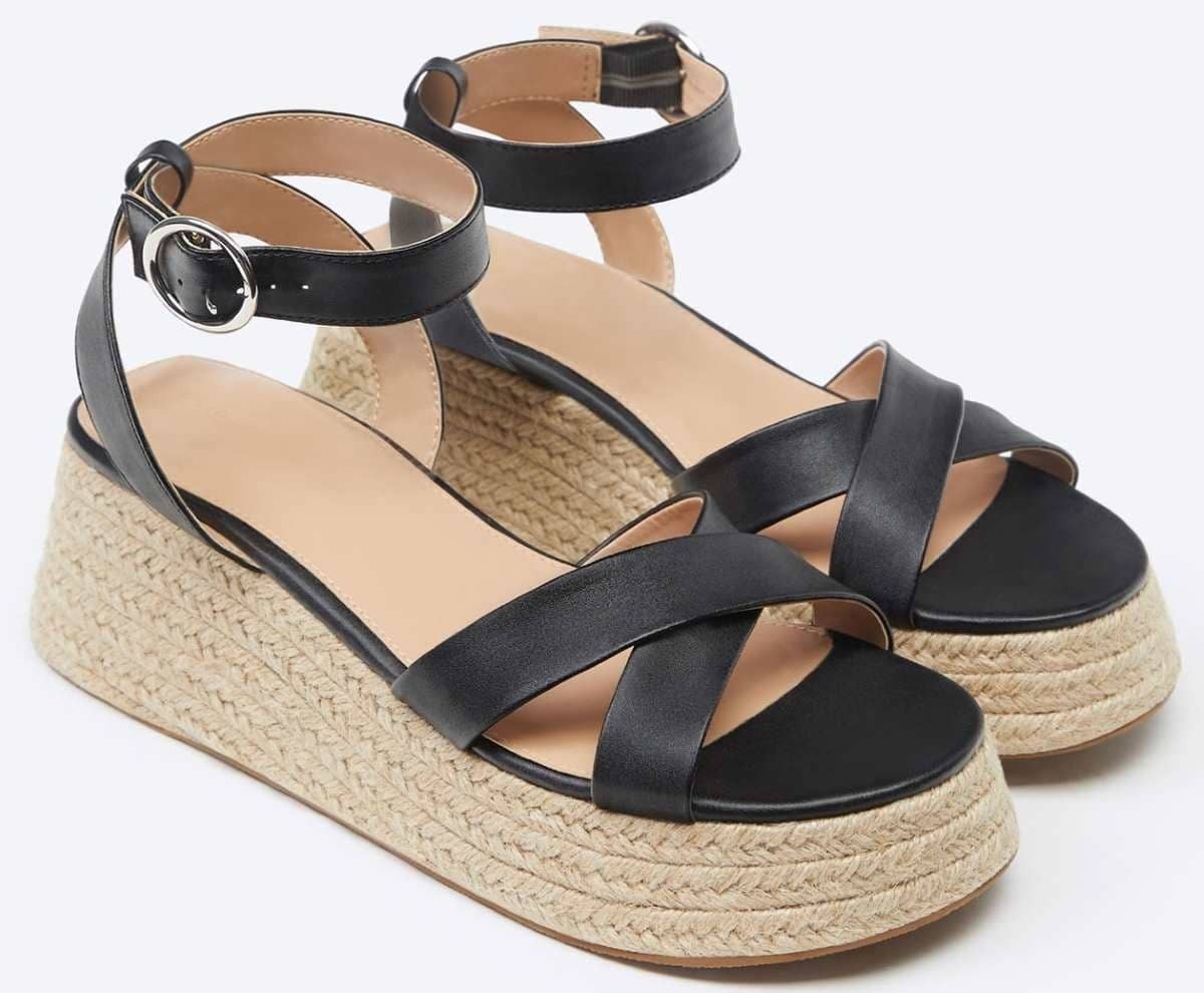 Sandalia plataforma yute de Lefties