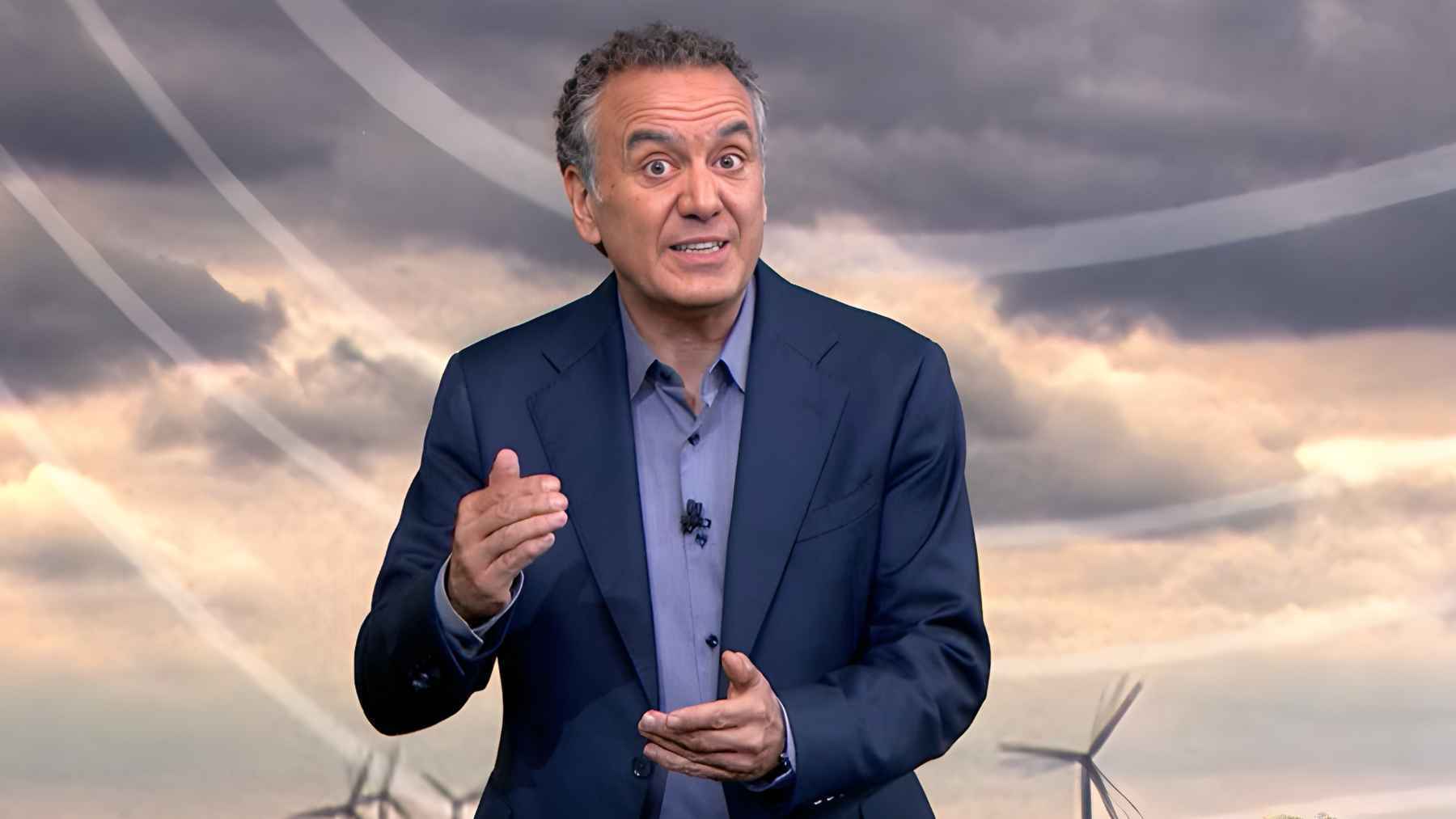 Roberto Brasero, meteorólogo de Antena 3, da la predicción del tiempo