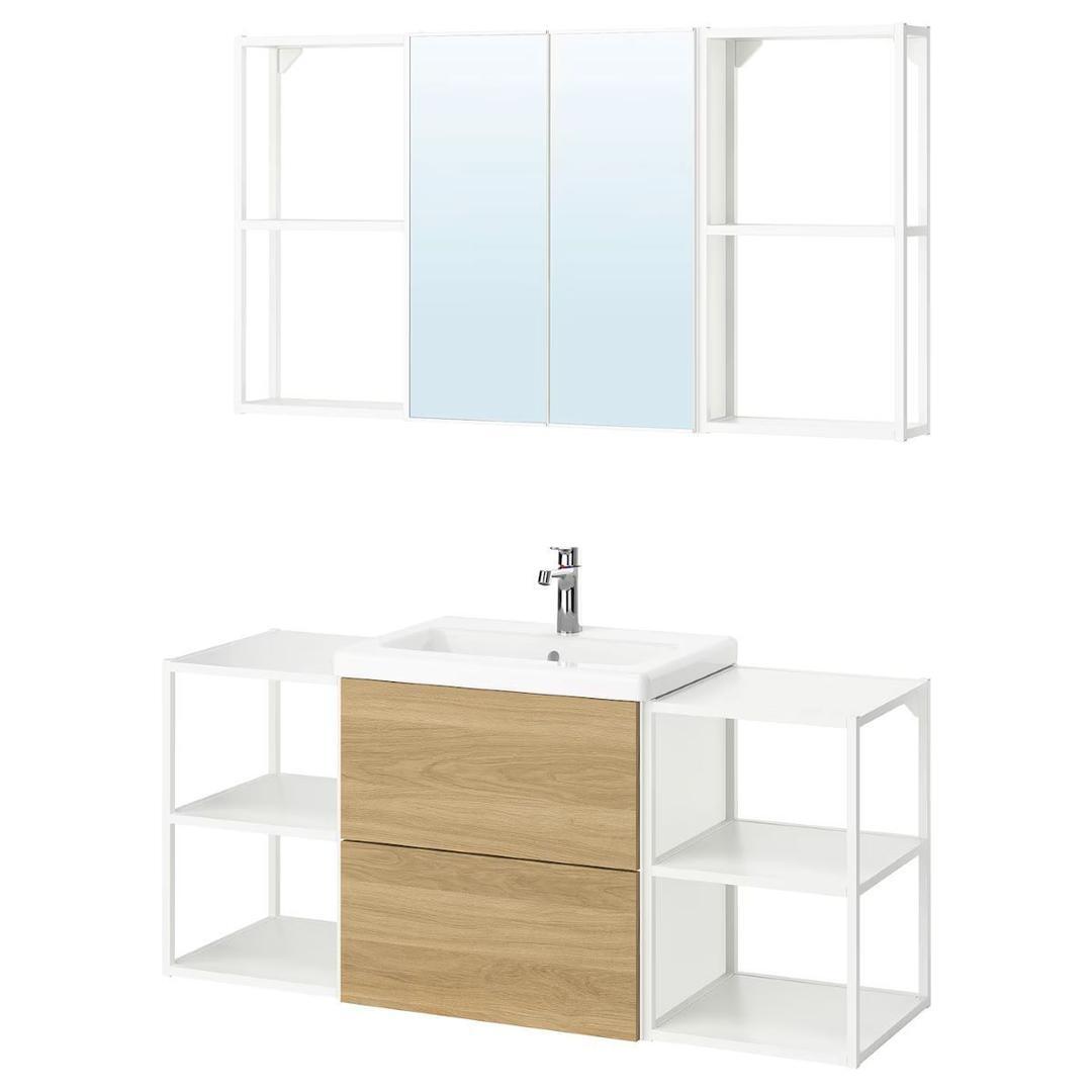 Mueble de baño con espejo y estanterías de la serie ENHET de Ikea