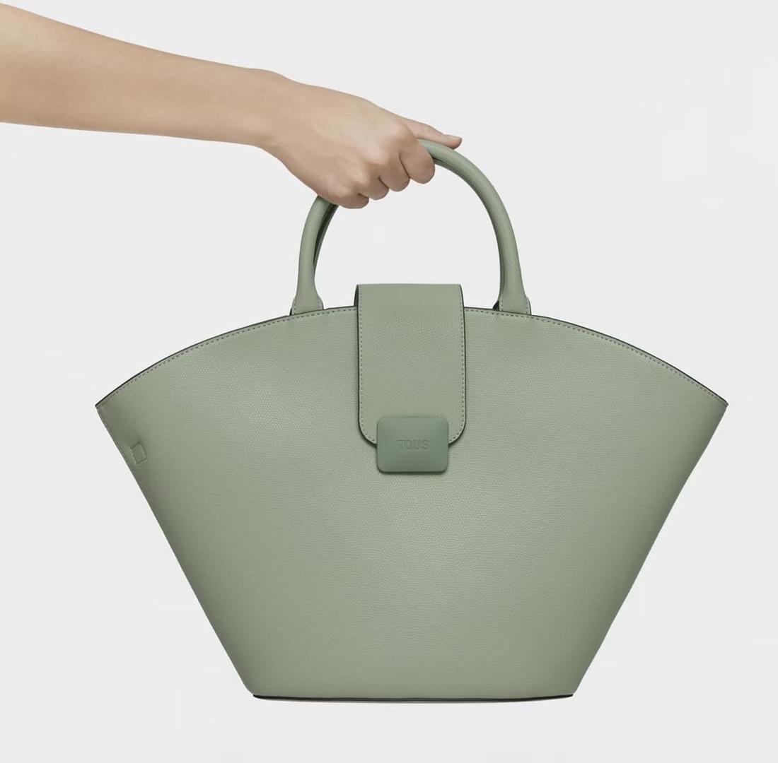 El bolso capazo grande de color gris piedra Tous Lucia