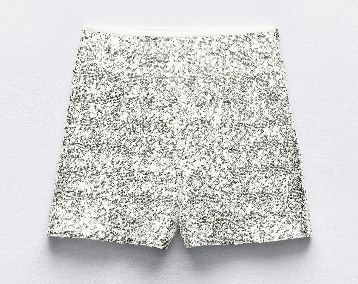 El pantalón bermuda de tiro alto con lentejuelas de Zara