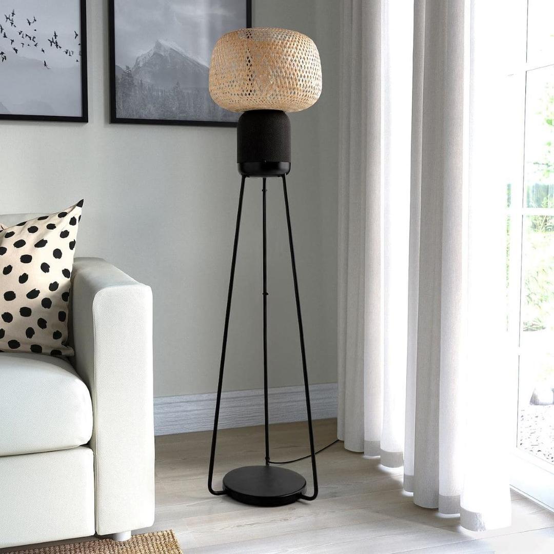 Lámpara de pedestal con altavoz SYMFONISK