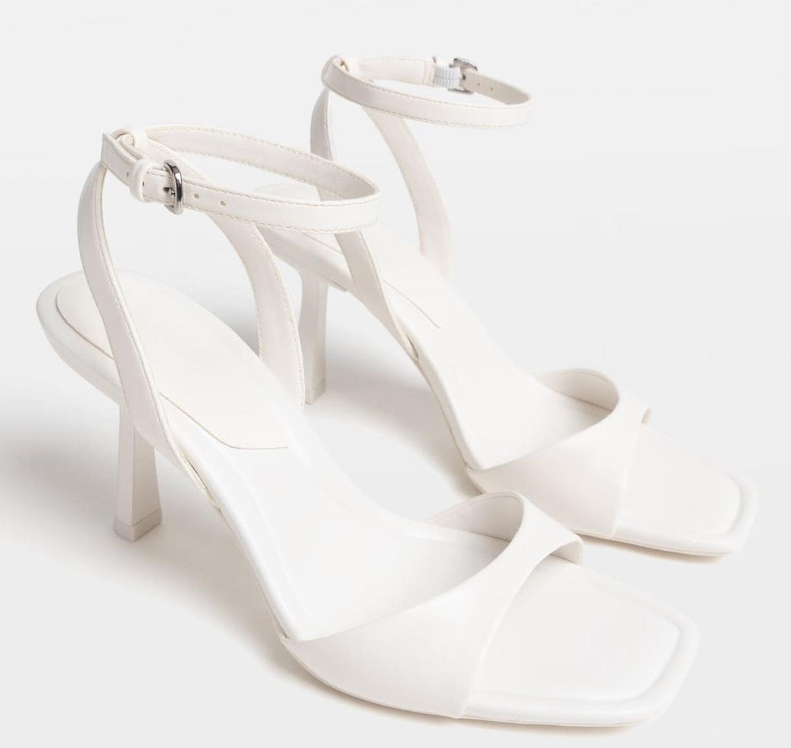 Sandalias de tacón fino