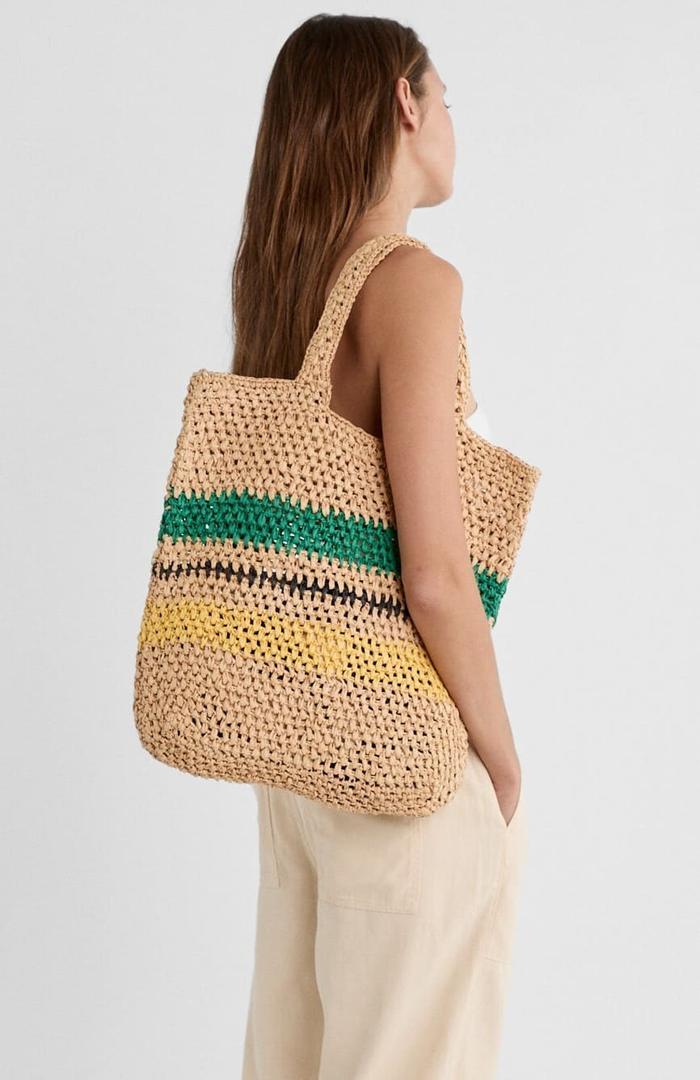 Bolso de hombro estilo rafia con rayas