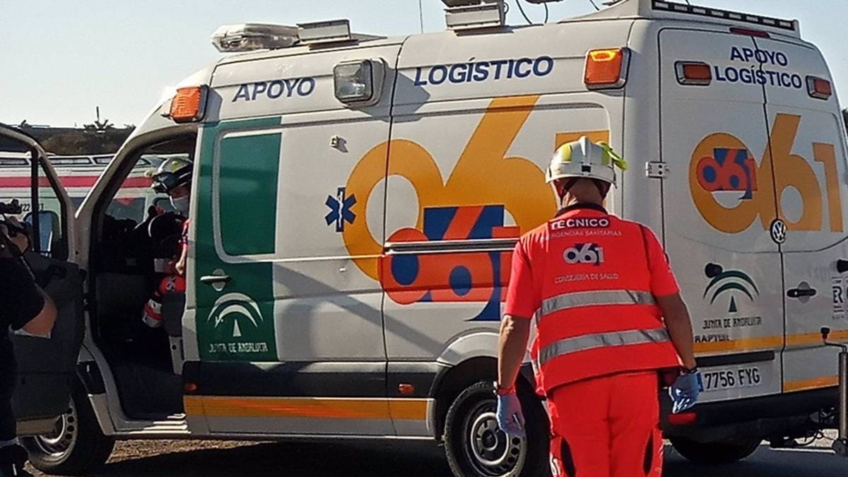 Una ambulancia del 061 se personó en el lugar de los hechos