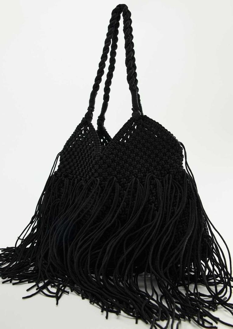 Bolso shopper macramé negro de Zara