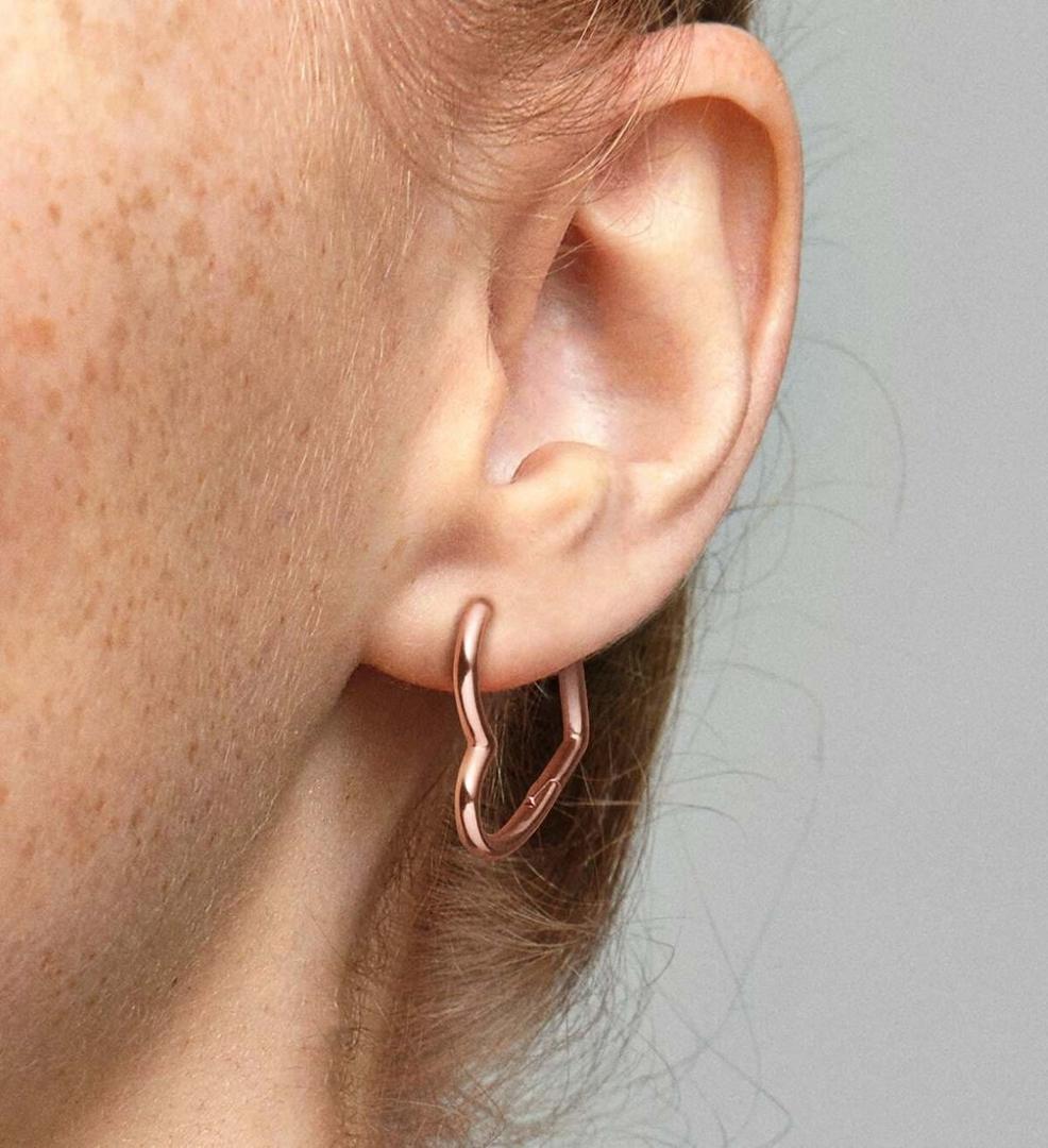 Pendientes de Aro Corazón Asimétrico de Pandora