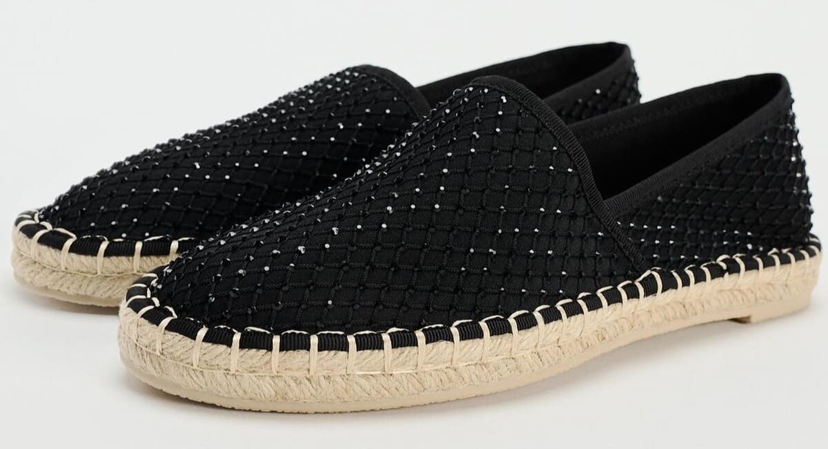 Alpargatas cerradas con brillos