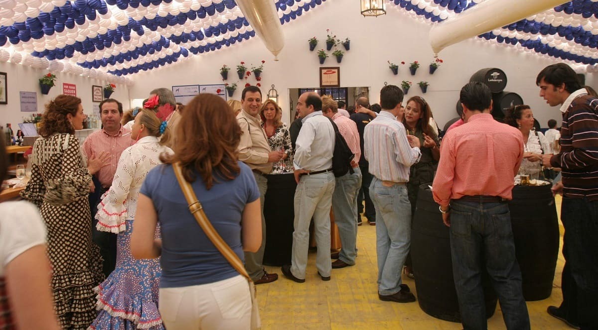 Interior de una caseta en la Feria de Córdoba