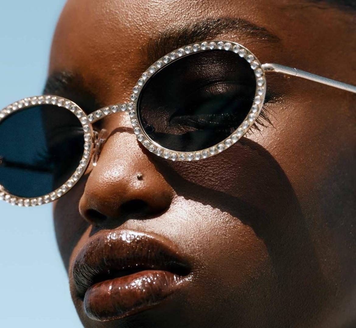 Gafas de sol ovaladas joyas de Zara