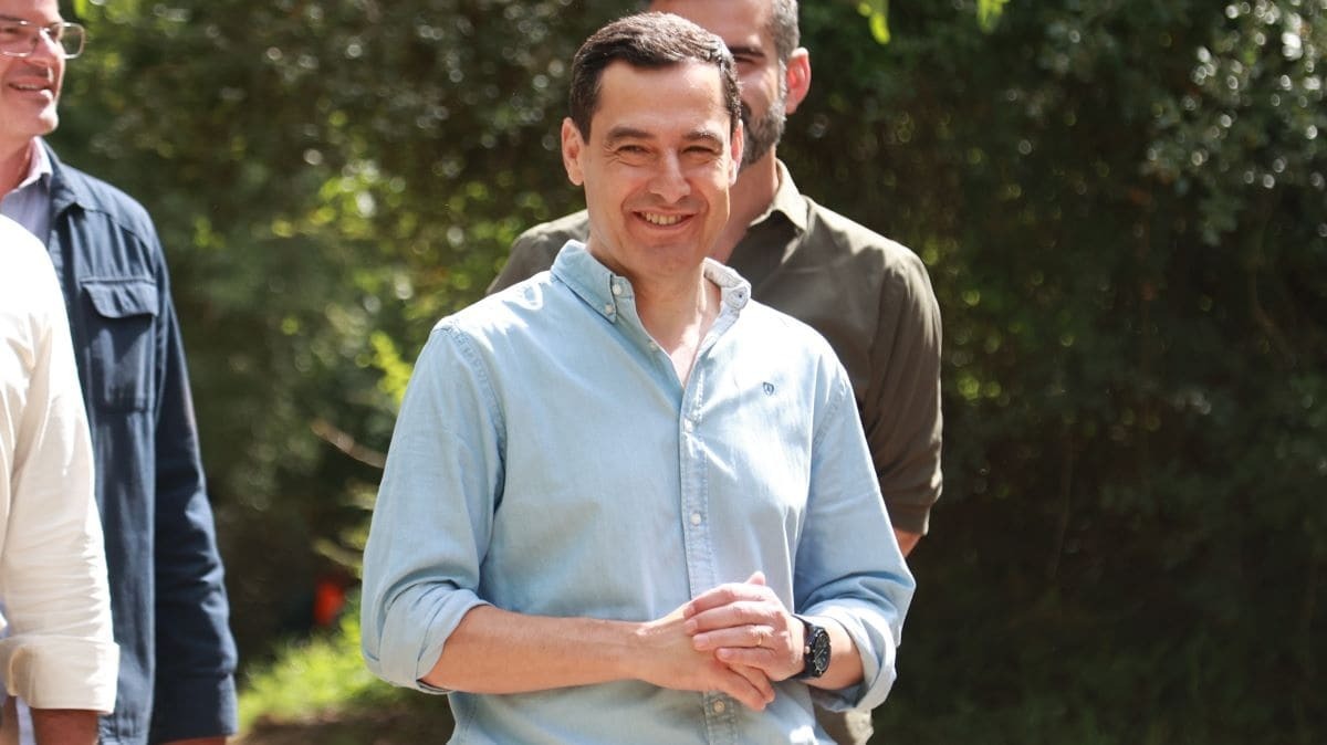 Juanma Moreno, durante su visita a Grazalema | Cristo García