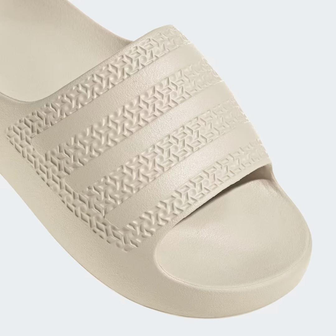 Las nuevas chanclas Adilette Ayoon de Adidas