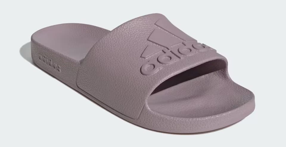 Las chanclas Adilette Aqua disponibles en 16 colores de Adidas