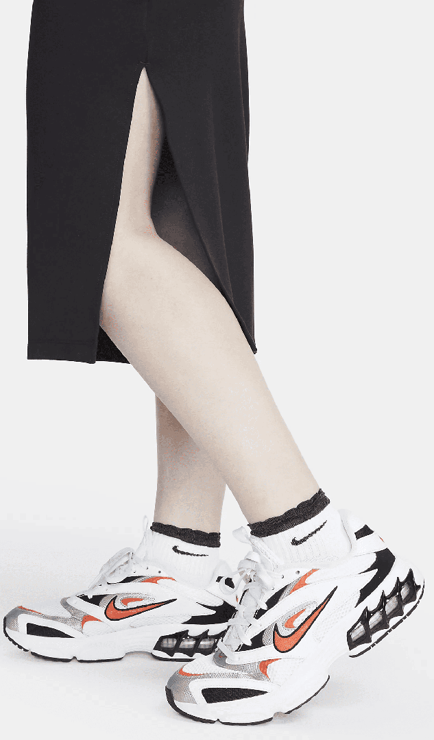 El vestido midi ceñido negro Nike Sportswear Essential