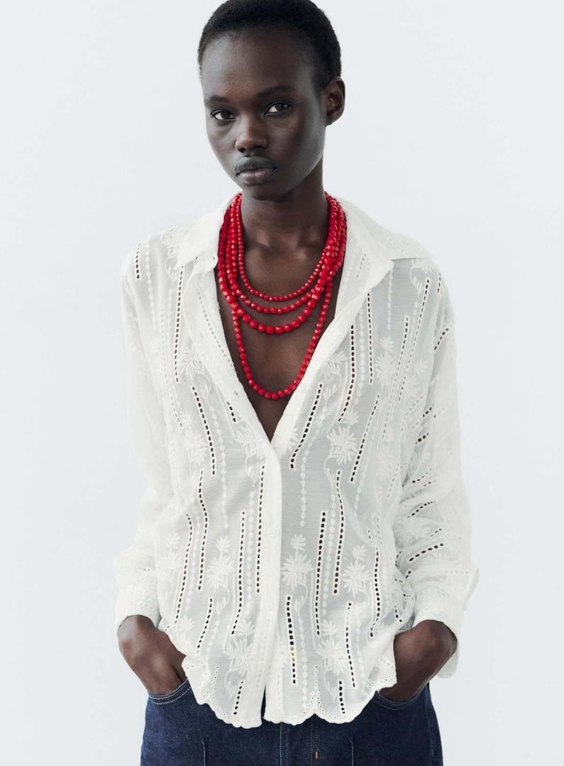 Camisa semitransparente bordado perforados de Zara