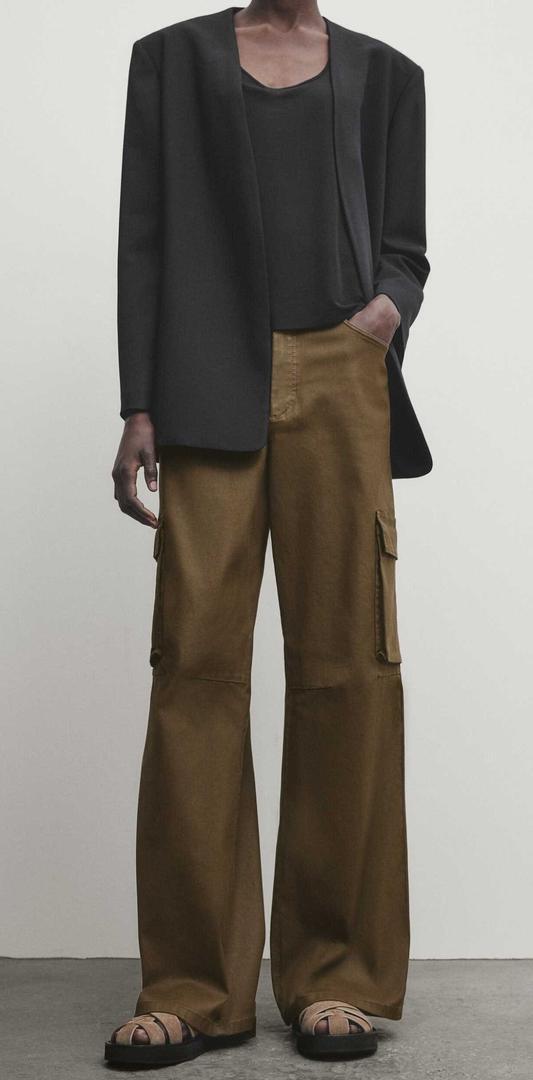 Pantalón cargo encerado de Massimo Dutti