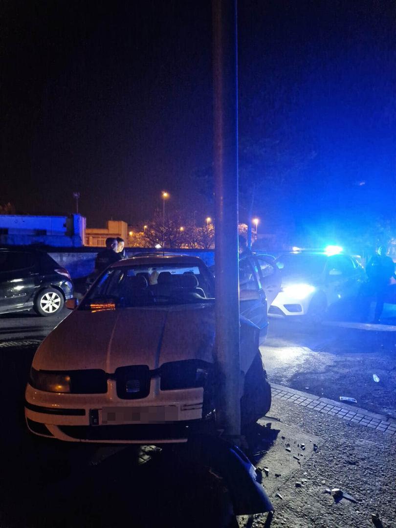 Accidente en la calle Alvar Fáñez de Jerez durante la madrugada del miércoles