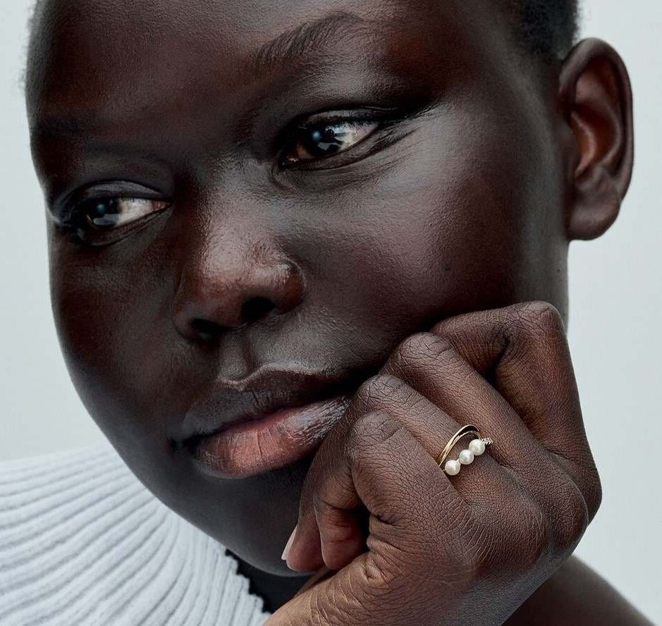 Anillo Perla Cultivada de Agua Dulce y Doble Banda Forma Orgánica de Pandora