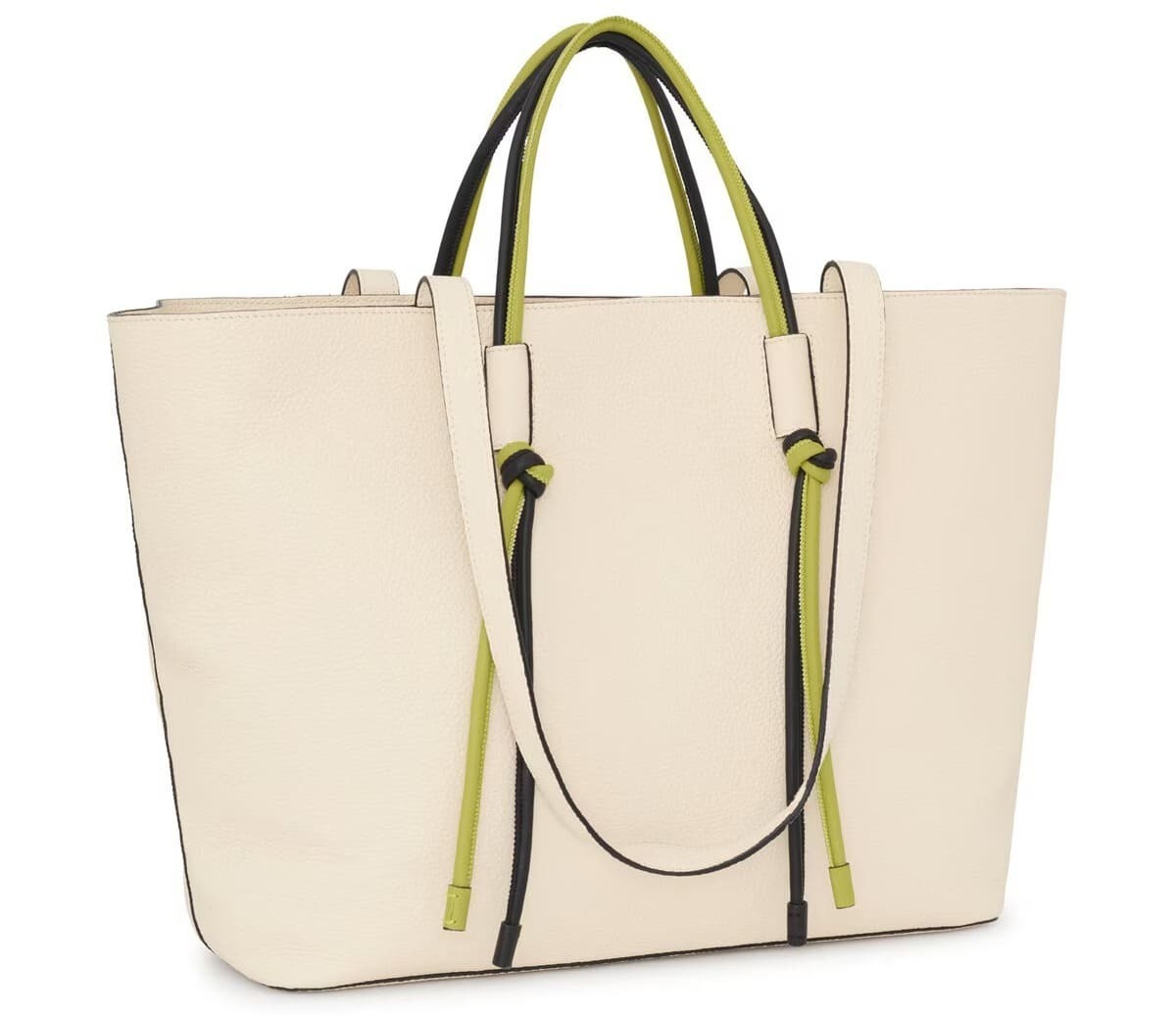 El bolso capazo grande de piel en color beige Tous Lynn