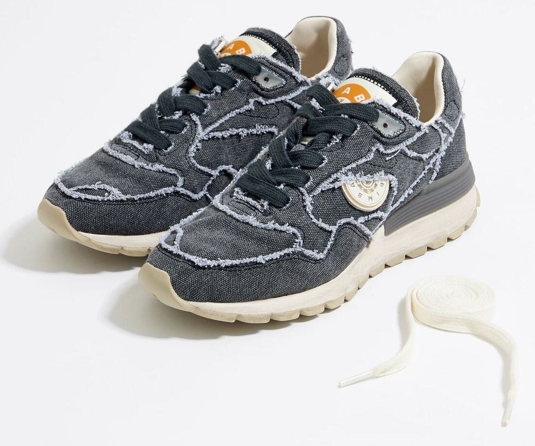 Las zapatillas deportivas Jogger Canvas en color gris de Bimba y Lola