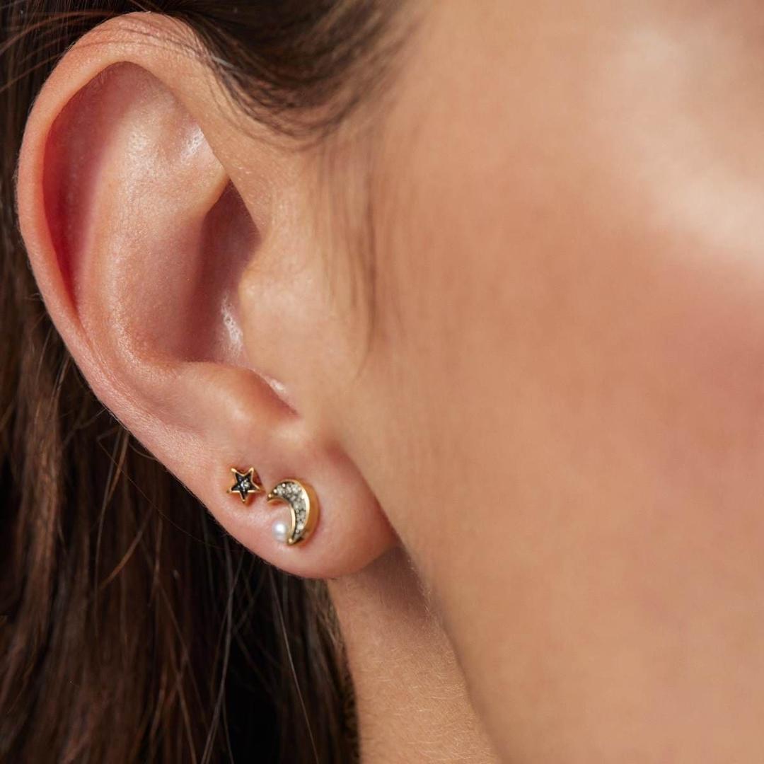 Pendientes luna con baño de oro 18 kt sobre plata, diamantes y perla Nocturne TOUS