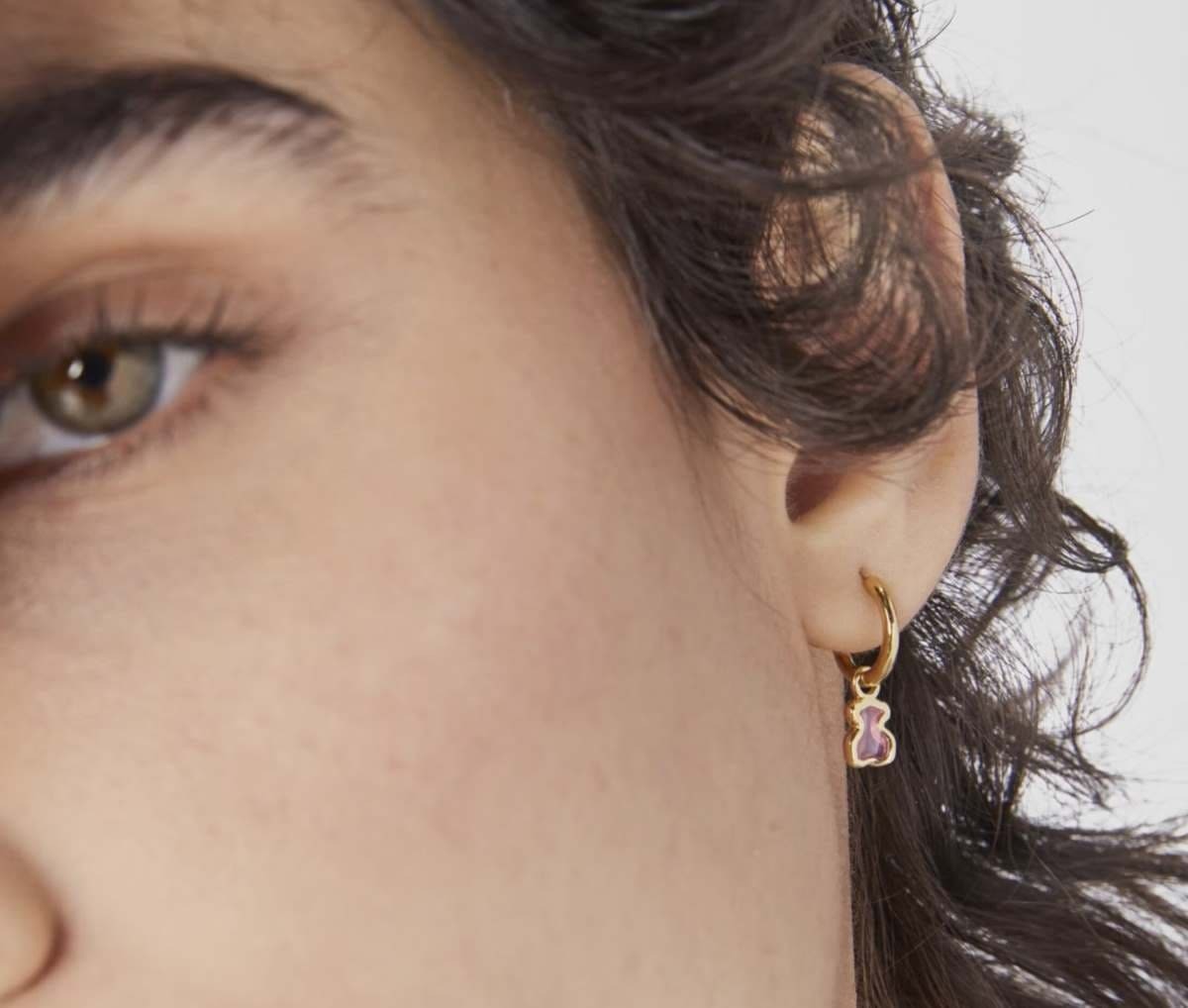 Pendientes aro con baño de oro 18 kt sobre plata oso rosa Gregal de TOUS