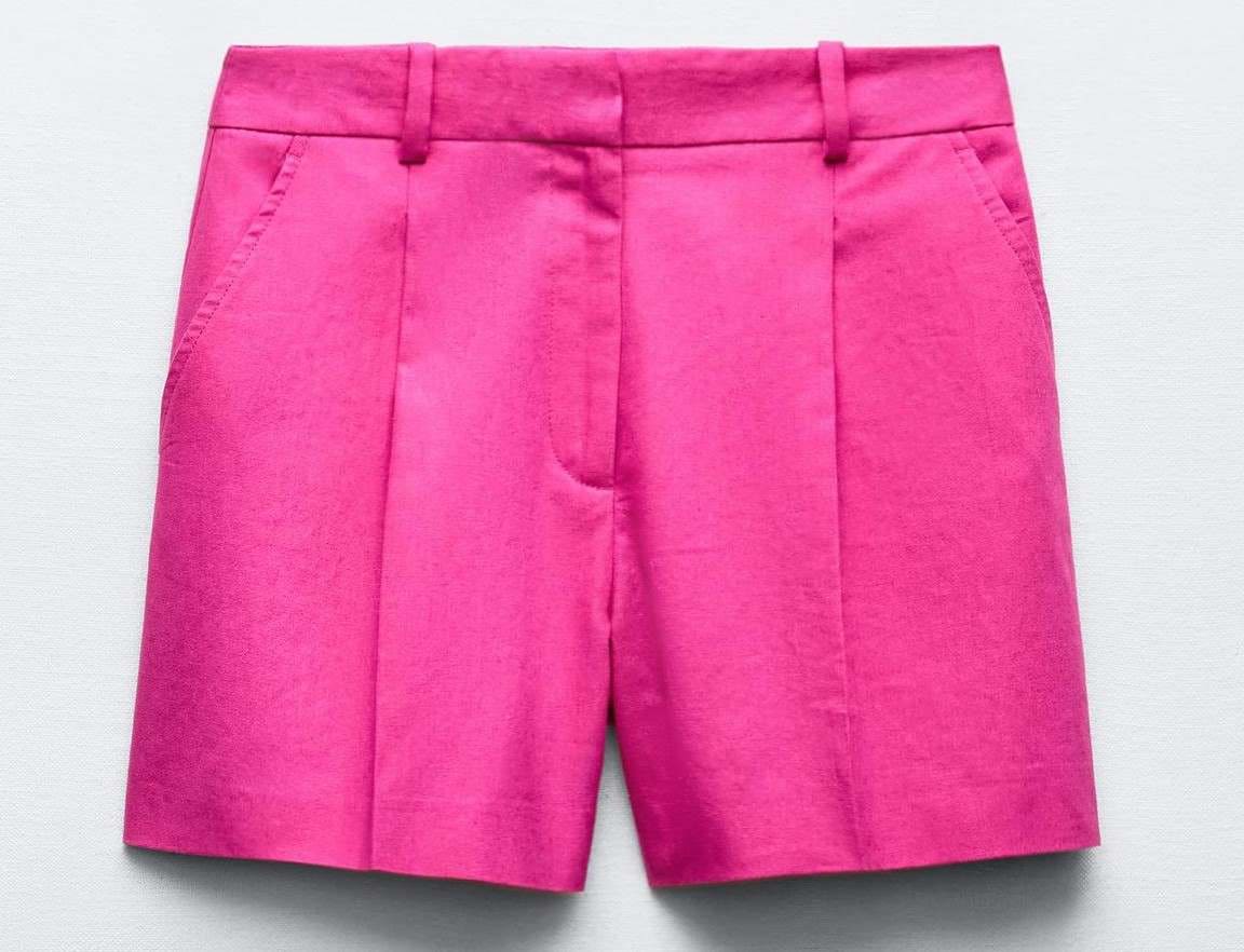 Bermudas pinzas con lino de Zara
