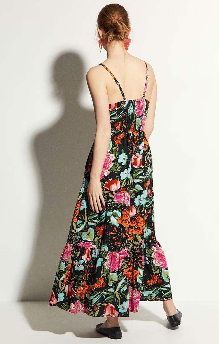 El nuevo vestido con lazo y estampado floral de Sfera en El Corte Inglés