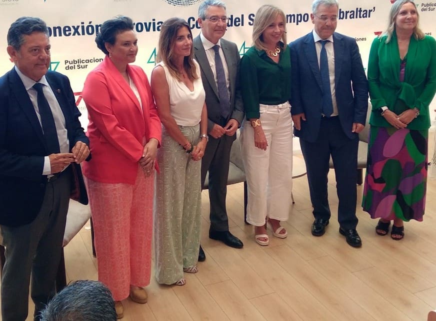 Imagen de los participantes en la jornada