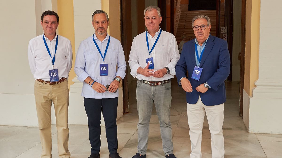 Parte de la Ejecutiva del PP antes de votar en Sevilla | Salvador López Medina para El MIRA