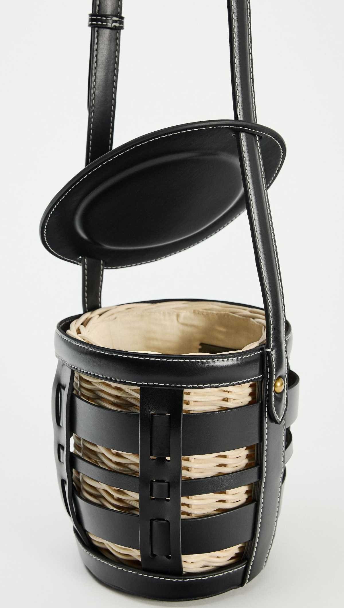 Bolso cesta bandolera de Zara