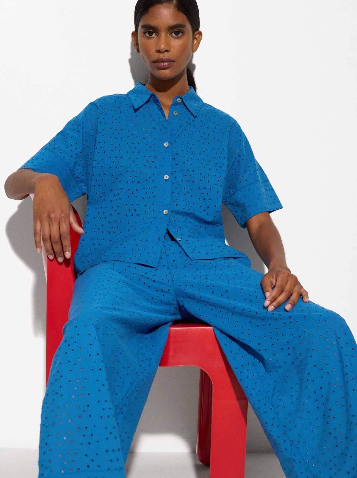 Conjunto camisa pantalón perforados de Parfois