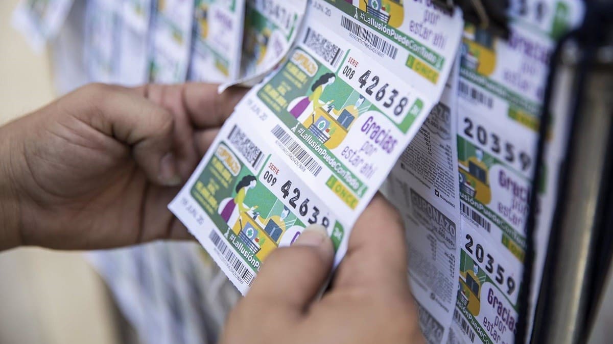 Cupones de la ONCE en un quiosco