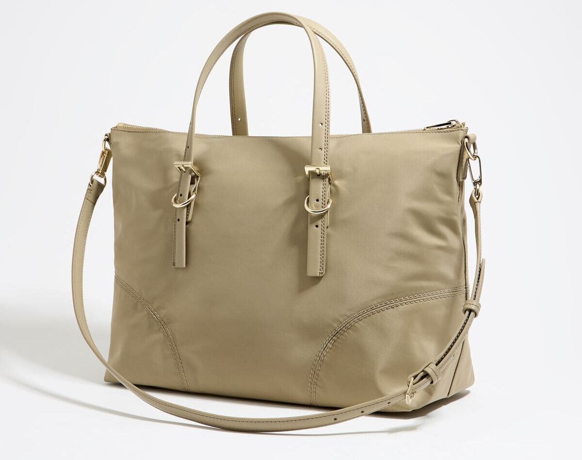 El bolso shopper grande de color caqui claro de Bimba y Lola