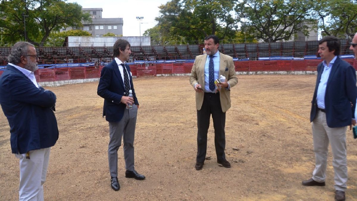 En el interior de la placita | Marciano Breña