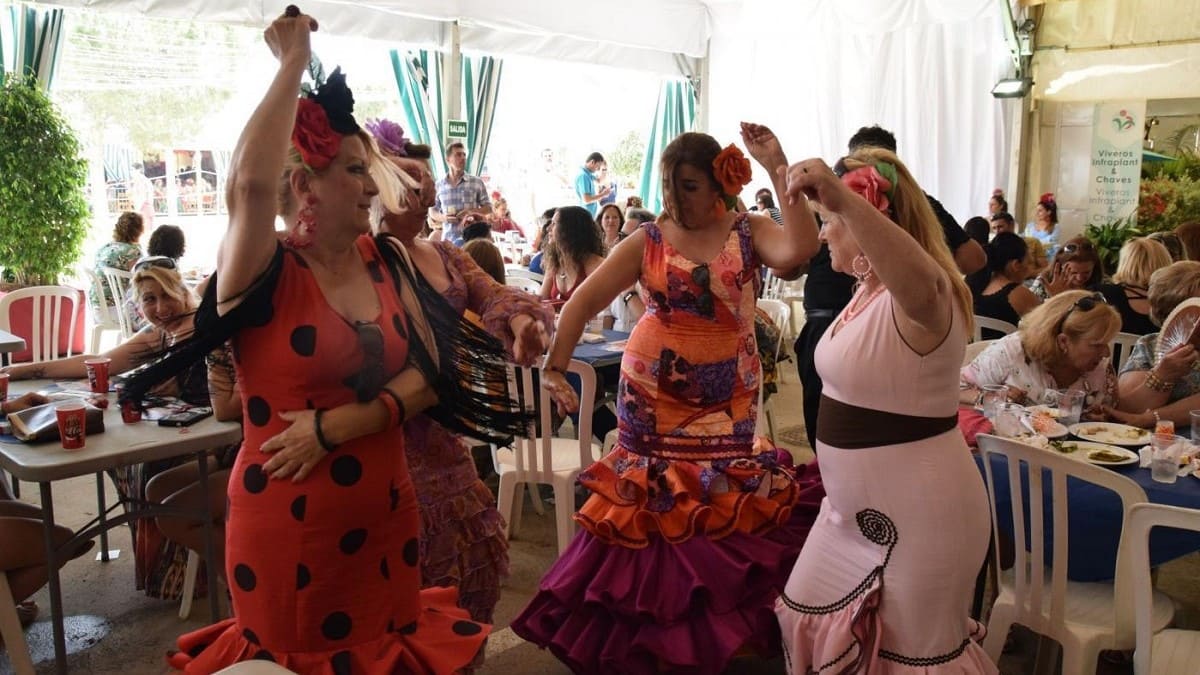 Interior de una caseta de la Feria de Chiclana