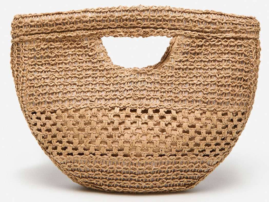 Bolso de mano rafia de Cortefiel