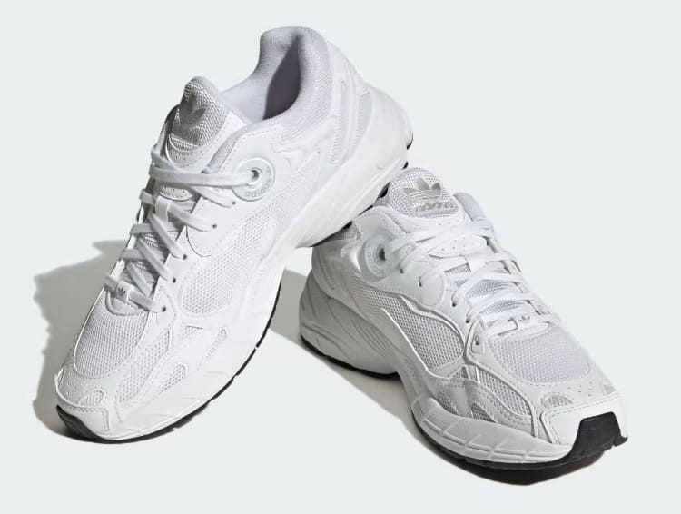 Las zapatillas Astir de color blanco de Adidas