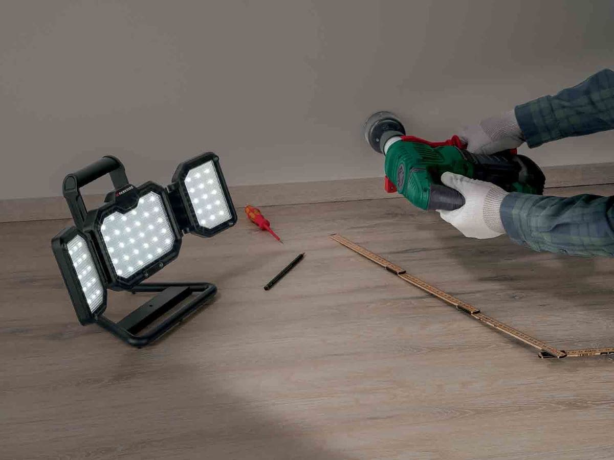 Foco de trabajo recargable LED