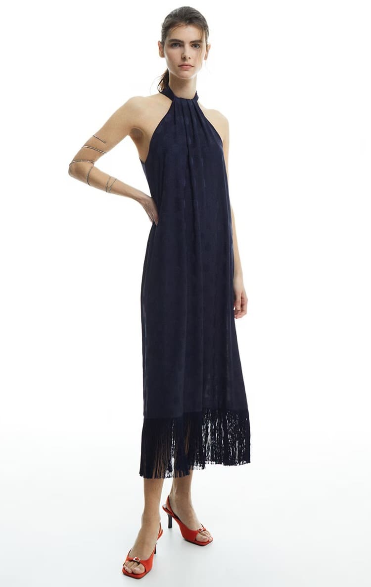 El vestido jacquard con flecos de Sfera en El Corte Inglés