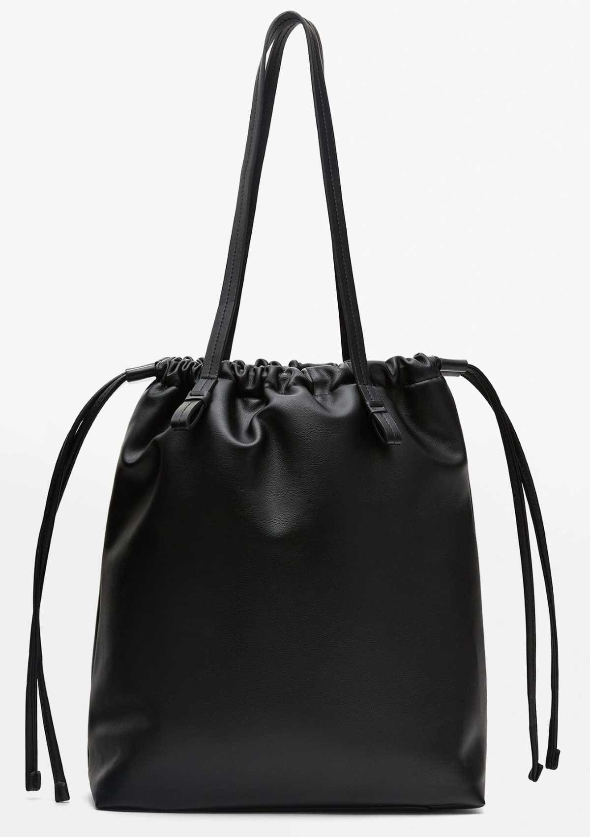 Bolso fruncido textura de Lefties