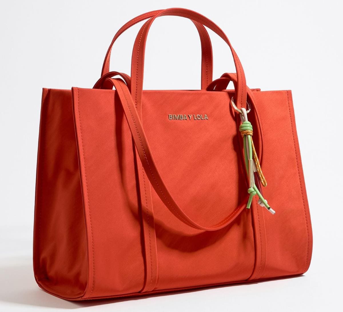 Bolso shopper grande nylon coral de Bimba y Lola