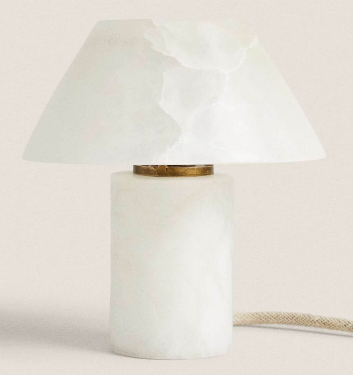 Lámpara mesa alabastro de Zara Home